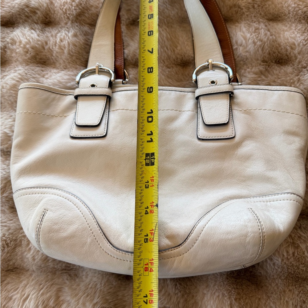 Vintage Coach Cream Leather shoulder purse #9544 - Picture 9 of 10
